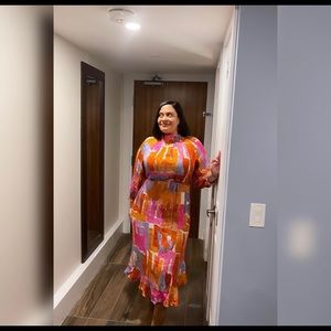 Beautifully fall colours midi dress. Worn once.